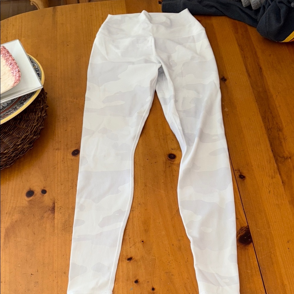 White Camo Women’s Alo Leggings